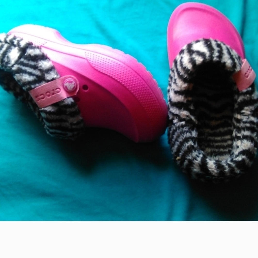 CROCS Kids Pink Zebra Furry Slippers